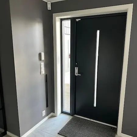 Sentral Og Moderne Leilighet Appartement