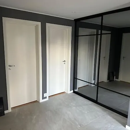 Sentral Og Moderne Leilighet Appartement